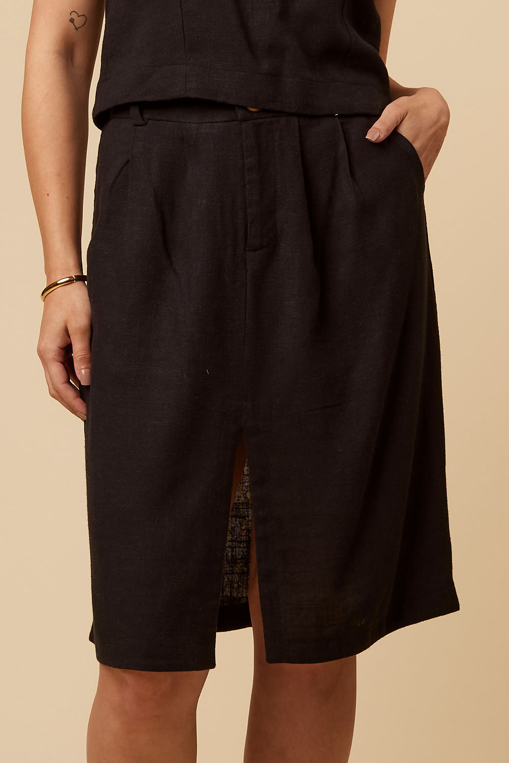 Saia Alfaiataria Linen